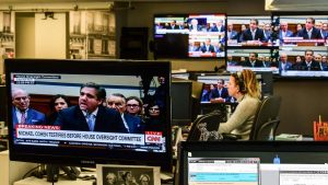 Szerdán egész nap a Cohen-meghallgatásról szólt Amerikában a tévé. A hanoi csúcs teljesen a háttérbe szorult, miközben az elnök nyaka körül szorul az igazságszolgáltatási hurok. (Fotó: ZonTV)
